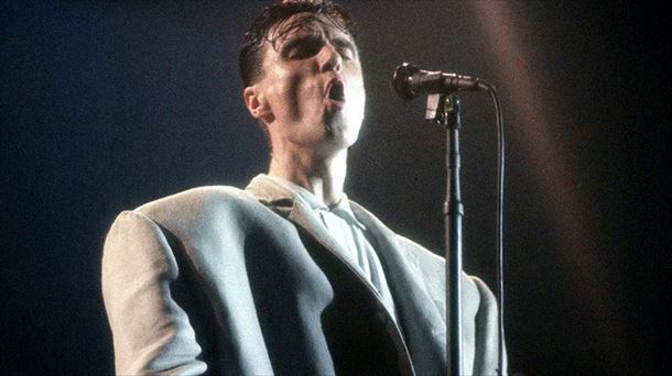 David Byrne, Talking Heads taldeko abeslaria