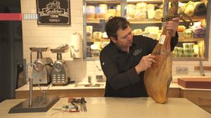 Nola aukeratzen da urdaizpiko bat eta nola moztu beharko genuke? Joxe Mari Barriolak azaldu digu, Ibarran