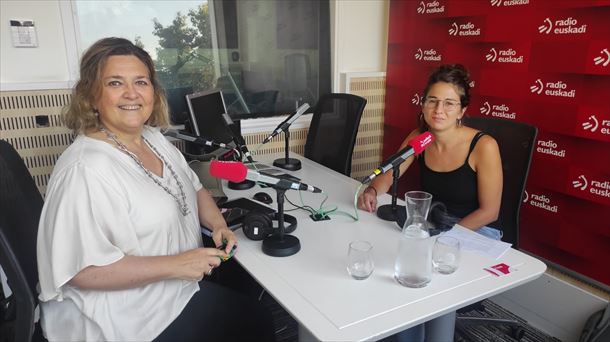 Elena Ramírez y Lore Uranga en Radio Euskadi. Foto: EITB Media