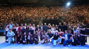 Go!azen 10 Zinemaldian aurkeztu dute, denboraldi guztietako aktoreekin 