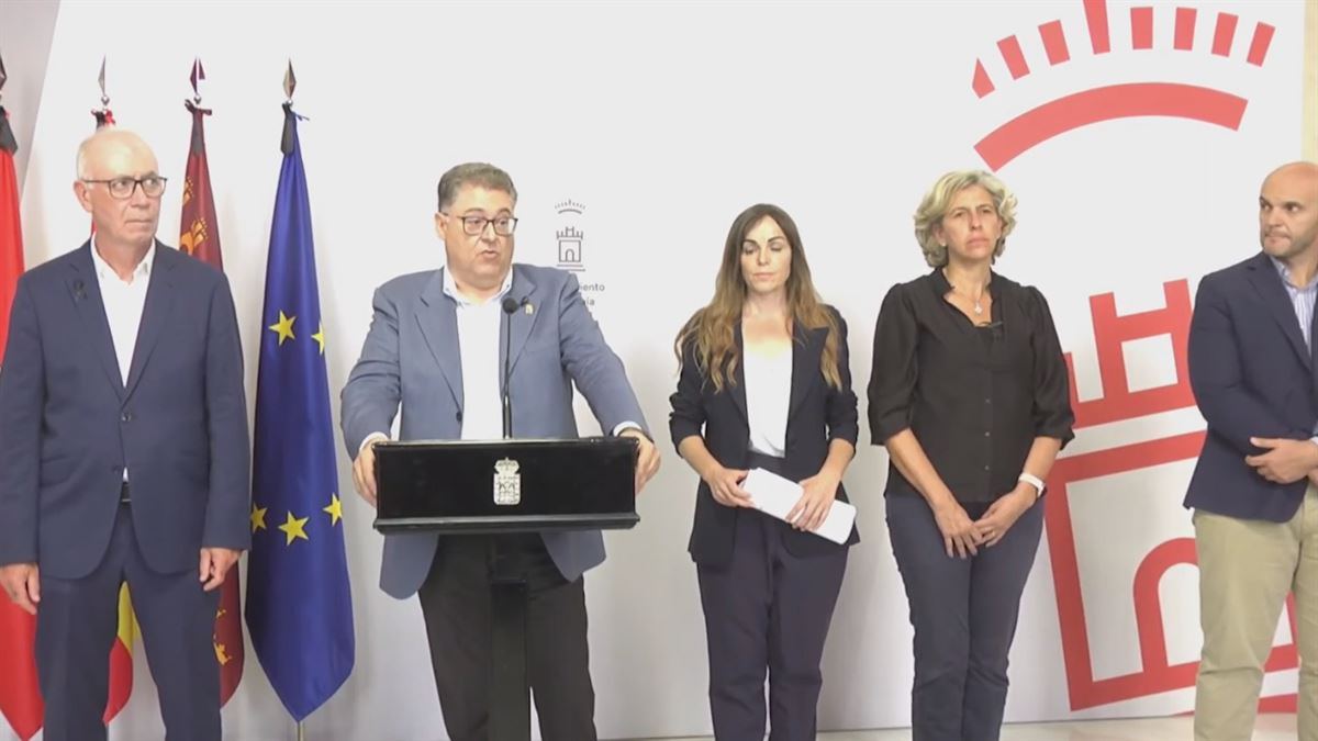 Rueda de prensa en el Ayuntamiento de Murcia. Imagen obtenida de un vídeo de Europapress.