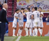 La Real Sociedad vence y convence ante el Salzburgo (0-2)