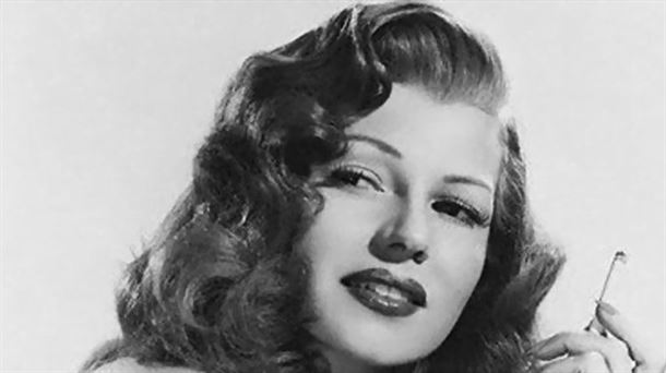 Rita Hayworth, 'la diosa americana del amor' que nunca disfrutó de una relación sentimental plena