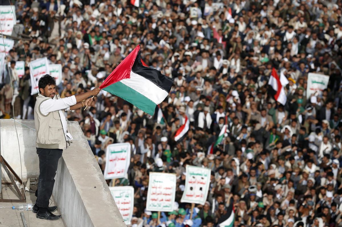 Palestinaren aldeko manifestazioa Yemenen. EFE. 