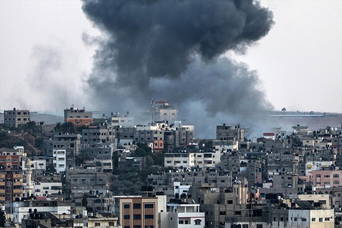 Bombardeo israelí contra Gaza. Foto: Efe