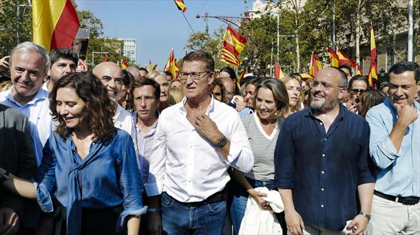 Feijóo ayer en Barcelona, durante la manifestación contra la amnistía. 