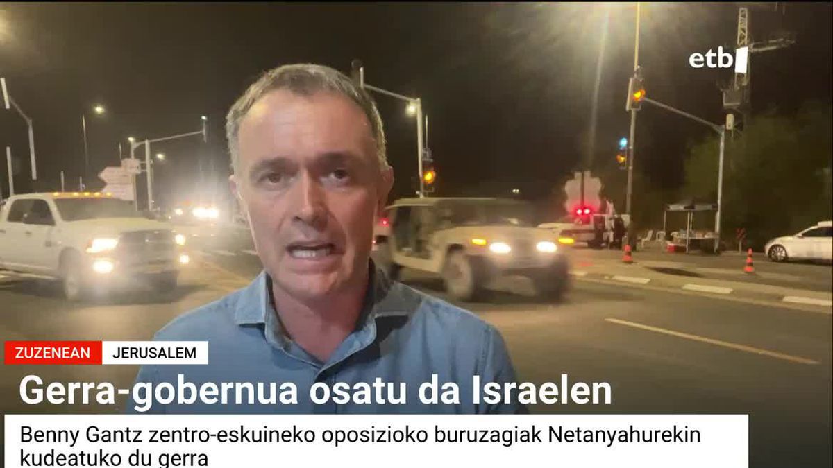 Mikel Ayestaran: "Jendea haserre dago eta Netanyahuk babesak galdu ditu"