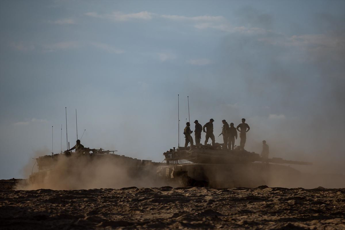 Tanques israelíes, preparados para entrar en Gaza.