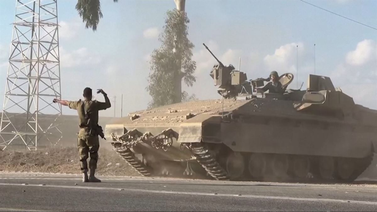 Israelgo Armadako tanke bat eta soldadu bat, artxiboko irudian.
