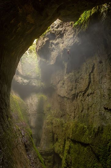 11 Hanging - Daniele Sighel