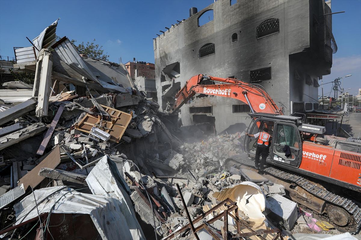 Varios edificios destrozados tras un bombardeo israelí en Gaza. 