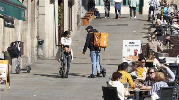 Patinete elektronikoak debekatu dituzte Gasteizko espaloi eta oinezkoentzako guneetan