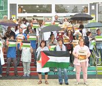 Trabajadores de Osakidetza se concentran en protesta por el bombardeo del Hospital Al Ahli de Gaza