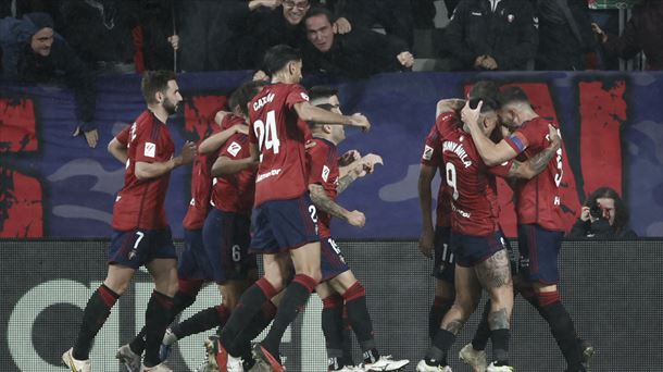 Jugadores de Osasuna celebrando un gol. Foto: EFE