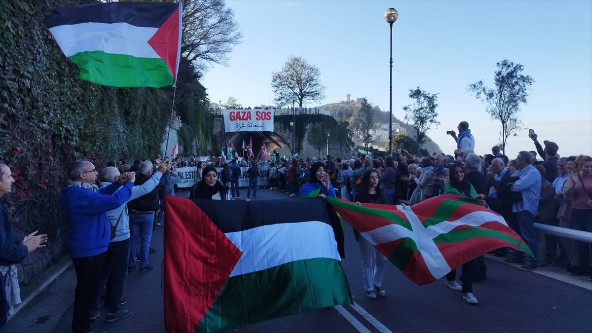 Palestinaren aldeko manifestazioa Donostian. Argazkia: EFE