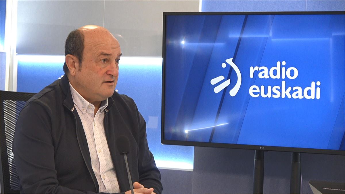 Andoni Ortuzar EAJren Euzkadi Buru Batzarreko presidentea, Radio Euskadin. Argazkia: EITB