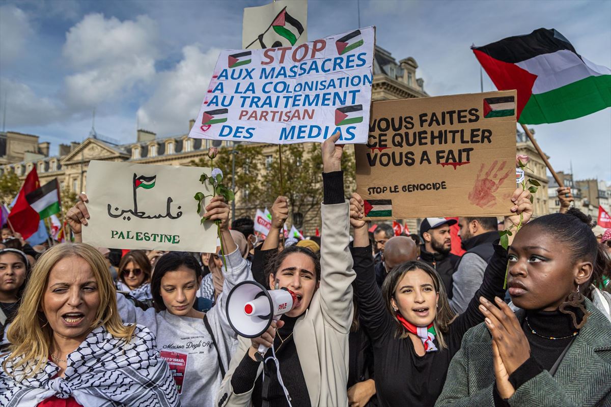 Imagen de la manifestación de esta tarde en París. Foto: EFE
