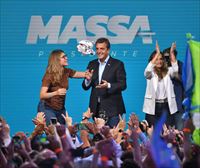 Argentinako hauteskundeetako lehen itzulia irabazi, eta Milei ultraeskuindarraren olatua eten du Massak