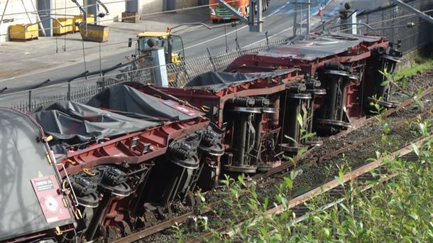 El tren accidentado. Imagen obtenida de un vídeo de EITB Media.