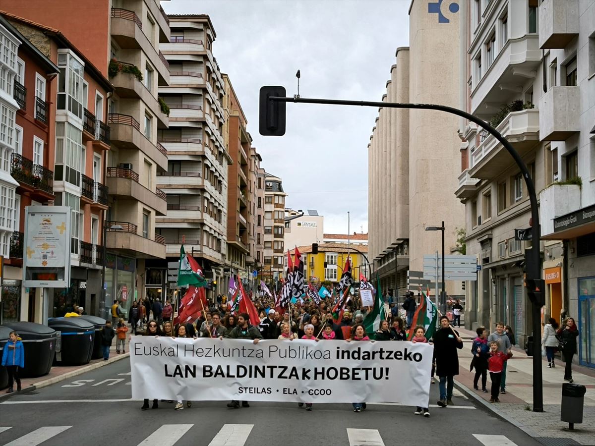 Una manifestación durante una huelga del sector educativo, hoy. Foto: Steilas