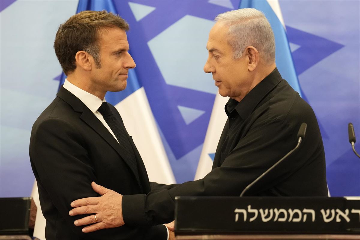 Emmanuel Macron Frantziako presidentea eta Benjamin Netanyahu Israelgo lehen ministroa. EFE