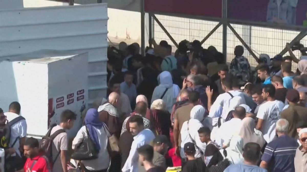 Apertura del paso fronterizo de Rafah. Imagen obtenida de un vídeo de Agencias.