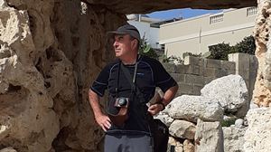 Karlos Almorza Egiptologoak hieroglifikoak irakurtzeko aurrenengo lezioa eman digu Faktorian. 