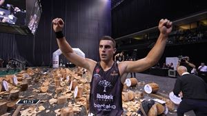 Iker Vicente txapeldunak irabazten jarraitzeko asmoa duela azpimarratu du