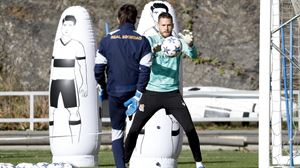 Remiro, principal novedad en la convocatoria de la selección española; Iñigo Martínez vuelve a la lista