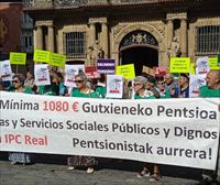 Pensionistas navarros reivindican en Pamplona la pensión mínima de 1080 euros