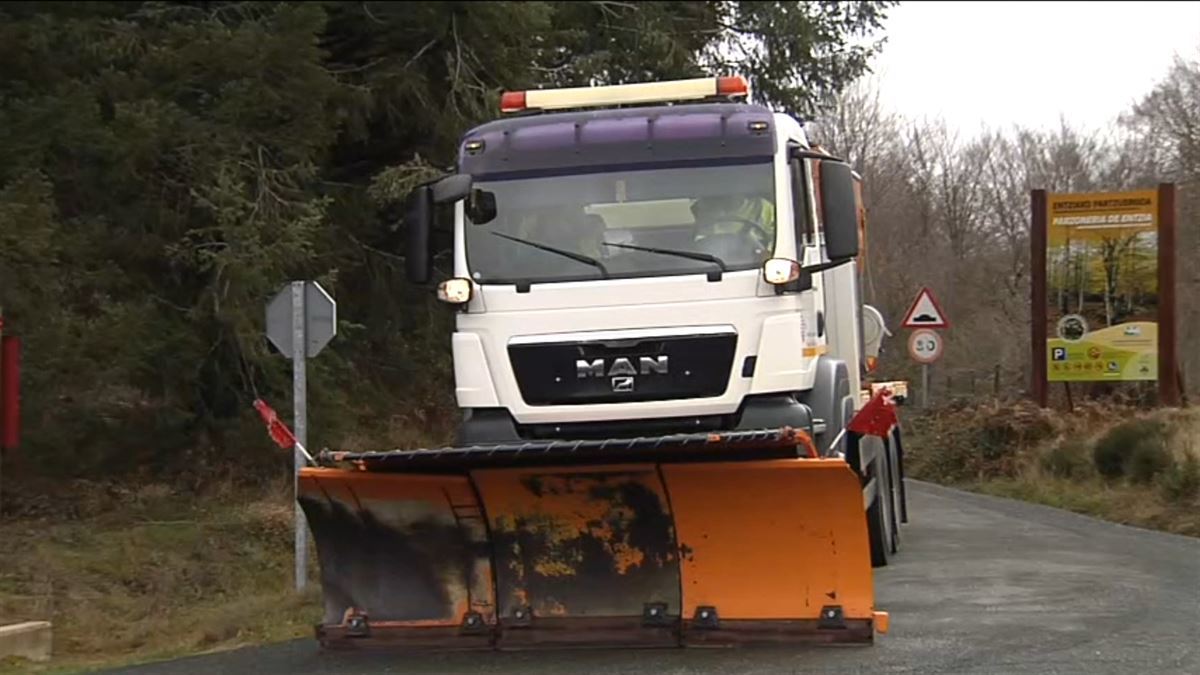 Elurra kentzeko makina EITB Mediaren bideo batetik hartutako irudian.