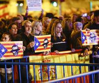 Unos 1200 ultraderechistas acuden a Ferraz en el undécimo día de protestas contra la amnistía