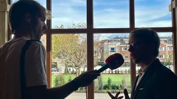 El director Fernando Pereira con Ander Lerena