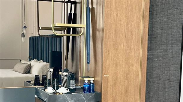 Vestidor con regalos