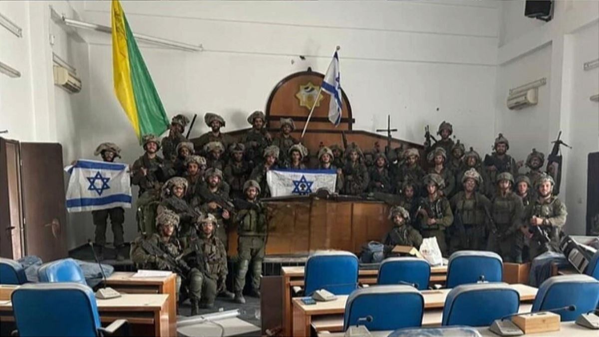 El Ejército de Israel en el Parlamento de Gaza