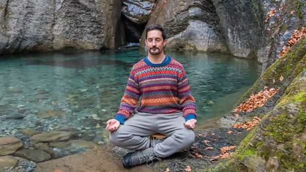 Jabi Iraizoz comparte sus tiempos de meditación con la pasión por el surf