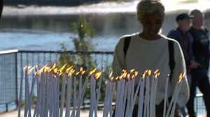 Bidasoa ibaian nahiz Mediterraneoan itota hildako eta desagertutako migratzaileak omendu dituzte Irunen