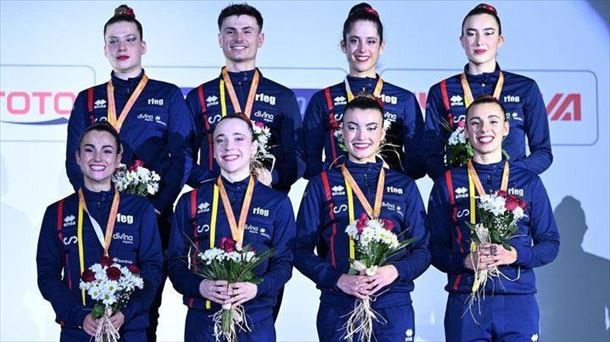 Las gimnastas y el gimnasta del Aeróbic Biribildu han ganado el bronce. Foto: Club Biribildu. 