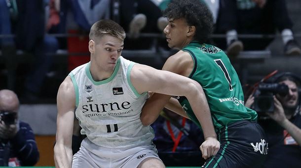 Thijs de Ridder, en el último encuentro del Bilbao Basket, ante el Joventut. Foto: EFE. 