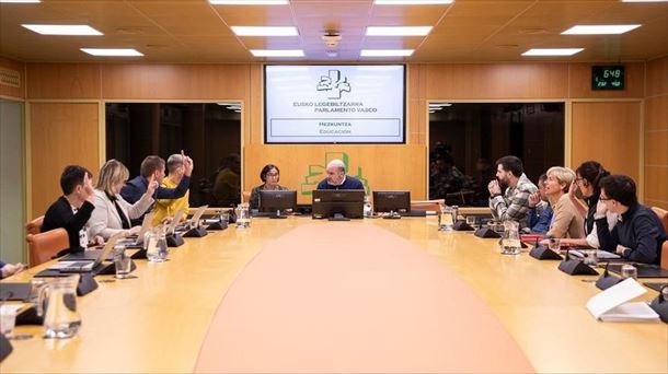 Reunión para el debate de la Ley de Educación.