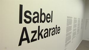 Isabel Azkarate donostiar argazkilariaren atzera begirako erakusketa paratu dute Artegunea aretoan