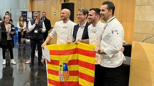 Ganadores del Campeonato de España de Cocina con su "Rulo de carne de conejo"