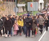 Cientos de personas salen a la calle en Estella contra el cierre temporal del servicio de partos del hospital