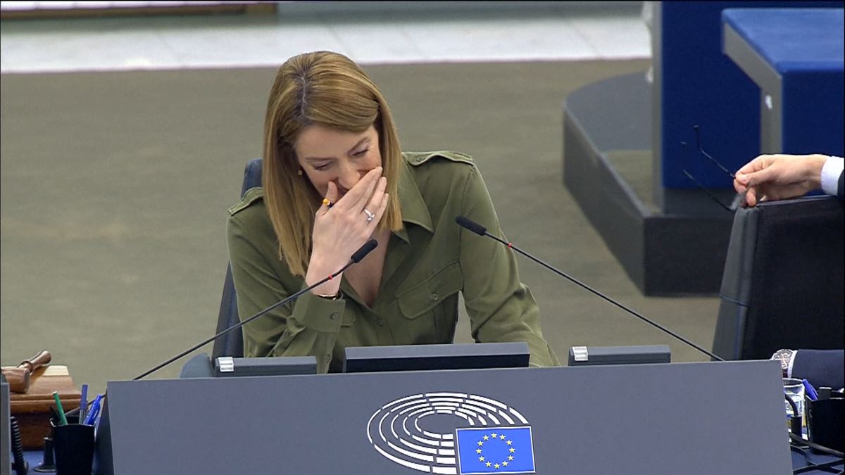 Risas en el Parlamento Europeo. Imagen obtenida de un vídeo de Agencias.