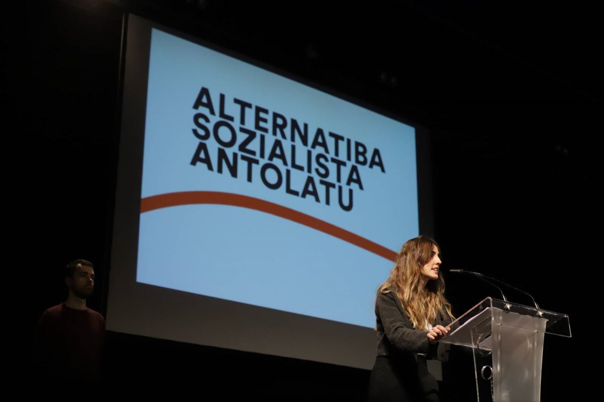 Ane Ibarzabal en la presentación. Foto: Kontseilu Sozialista