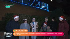 Los balcones solidarios de Etxebarri recaudan 4.000 euros para una silla nueva para Ivan García