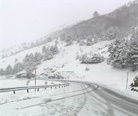 La nieve empieza a cubrir de blanco los montes de Euskal Herria