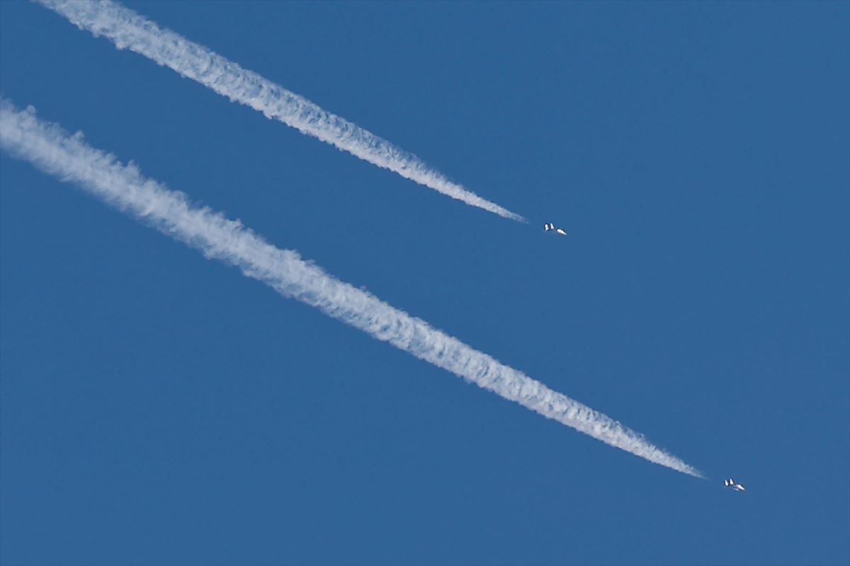Imagen de aviones israelíes sobre suelo libanés. Foto: EFE