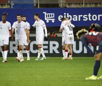 El Athletic logra el pase a octavos de final con una contundente victoria sobre el Eibar (0-3)