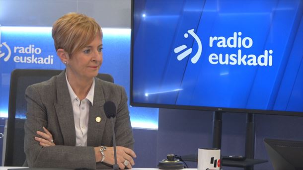 Arantxa Tapia sailburua Radio Euskadin